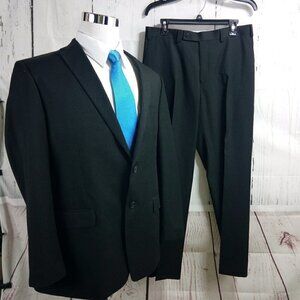 Van Heusen 44R 2 Button Black 2pc Suit